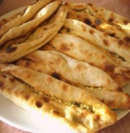 Mersin'in Yöresel Peynirli Pide Tarifi