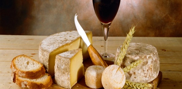 Kırmızı Şaraba Uygun Peynir Çeşitleri Nelerdir?