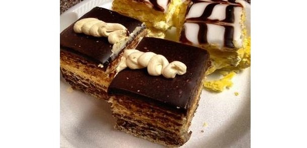Çikolata Soslu Kağıt Helva Pastası Tarifi