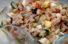 Yumurtalı Ton Balığı Salatası Tarifi