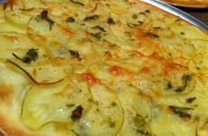 Patatesli Pizza Tarifi